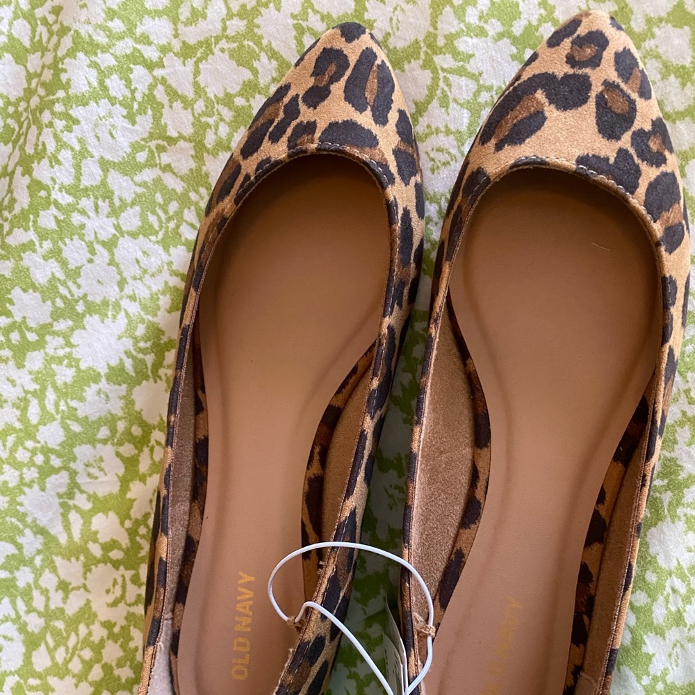 NWT Old Navy Cheetah Flats